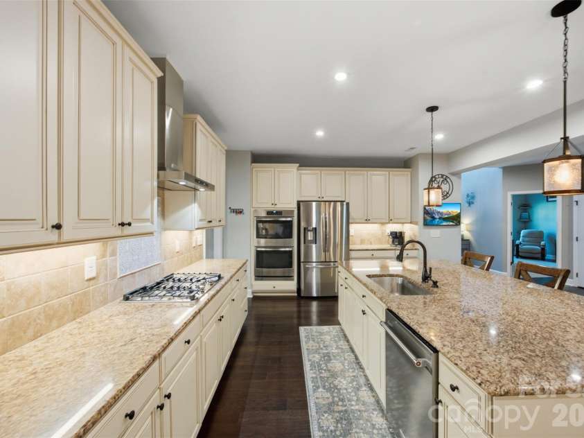 1009 Brookmeade Drive, Waxhaw, NC 28173.  MLS# CAR4418227, YatesRealty ID 49812. 