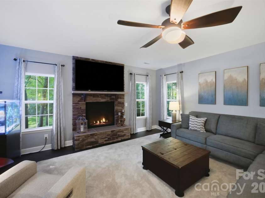 1009 Brookmeade Drive, Waxhaw, NC 28173.  MLS# CAR4418227, YatesRealty ID 49812. 