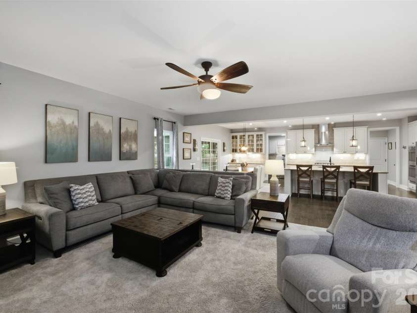 1009 Brookmeade Drive, Waxhaw, NC 28173.  MLS# CAR4418227, YatesRealty ID 49812. 