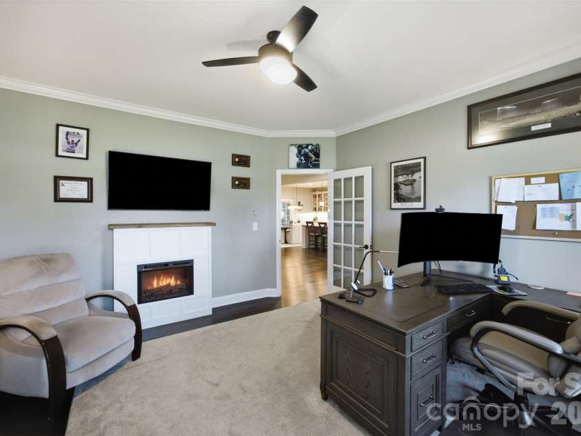 1009 Brookmeade Drive, Waxhaw, NC 28173.  MLS# CAR4418227, YatesRealty ID 49812. 
