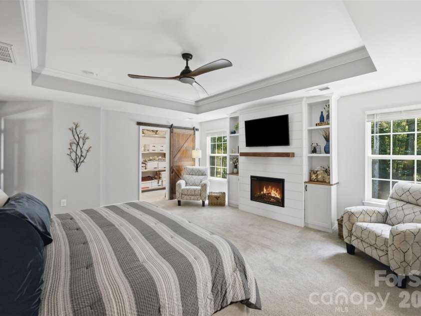 1009 Brookmeade Drive, Waxhaw, NC 28173.  MLS# CAR4418227, YatesRealty ID 49812. 