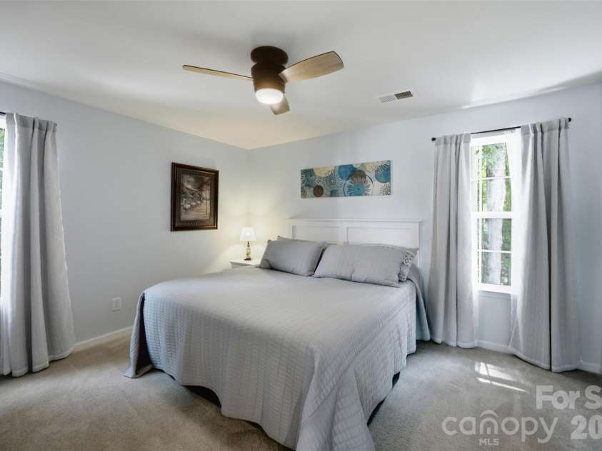 1009 Brookmeade Drive, Waxhaw, NC 28173.  MLS# CAR4418227, YatesRealty ID 49812. 