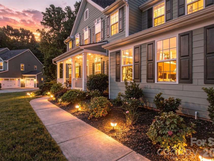 1009 Brookmeade Drive, Waxhaw, NC 28173.  MLS# CAR4418227, YatesRealty ID 49812. 
