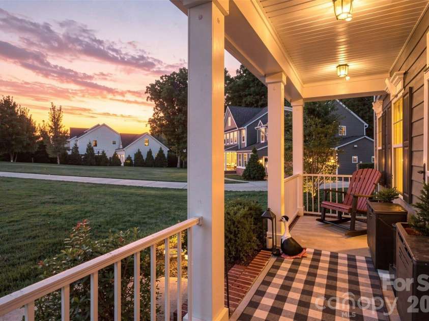 1009 Brookmeade Drive, Waxhaw, NC 28173.  MLS# CAR4418227, YatesRealty ID 49812. 