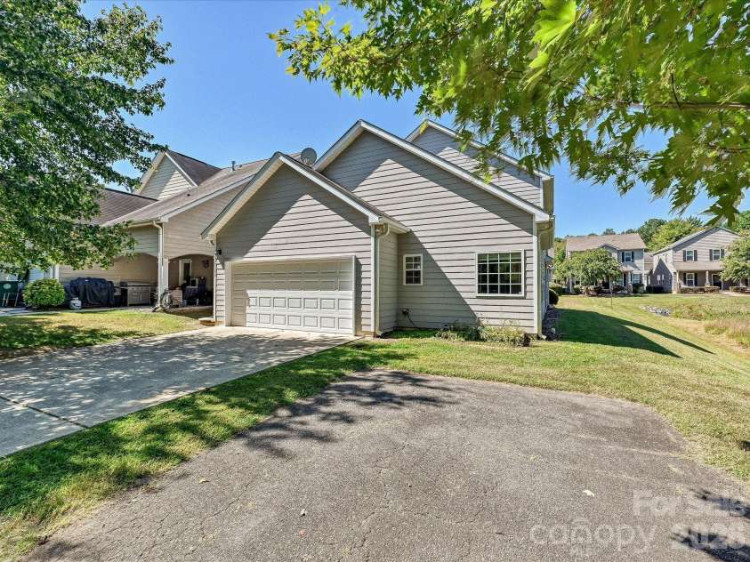 20345 Harroway Drive, Cornelius, NC 28031.  MLS# CAR4418948, YatesRealty ID 49813. 