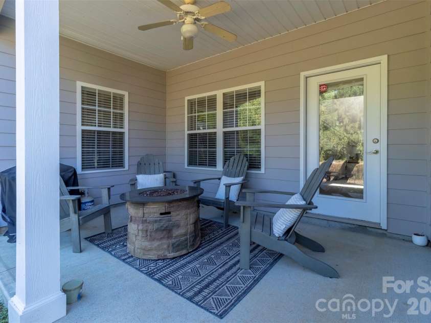 20345 Harroway Drive, Cornelius, NC 28031.  MLS# CAR4418948, YatesRealty ID 49813. 