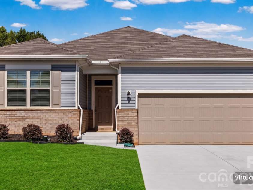 3036 Bluff Hill Lane, Charlotte, NC 28215.  MLS# CAR4417925, YatesRealty ID 49815. 