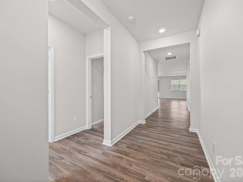 3036 Bluff Hill Lane, Charlotte, NC 28215.  MLS# CAR4417925, YatesRealty ID 49815. 