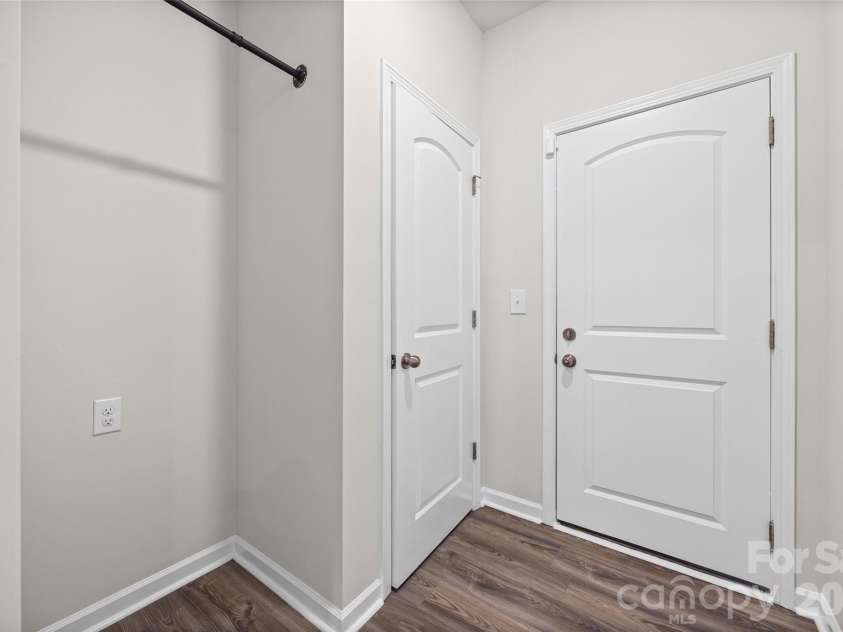 3036 Bluff Hill Lane, Charlotte, NC 28215.  MLS# CAR4417925, YatesRealty ID 49815. 