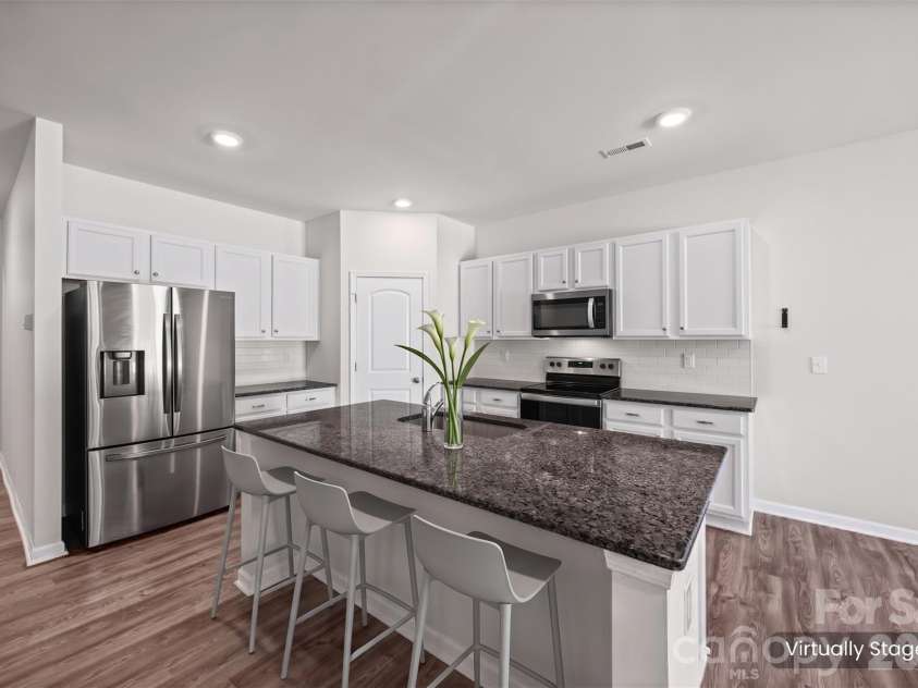 3036 Bluff Hill Lane, Charlotte, NC 28215.  MLS# CAR4417925, YatesRealty ID 49815. 