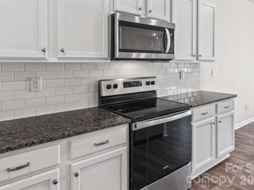 3036 Bluff Hill Lane, Charlotte, NC 28215.  MLS# CAR4417925, YatesRealty ID 49815. 