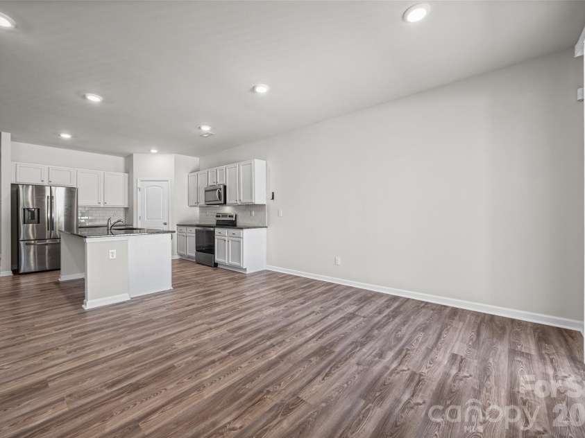 3036 Bluff Hill Lane, Charlotte, NC 28215.  MLS# CAR4417925, YatesRealty ID 49815. 