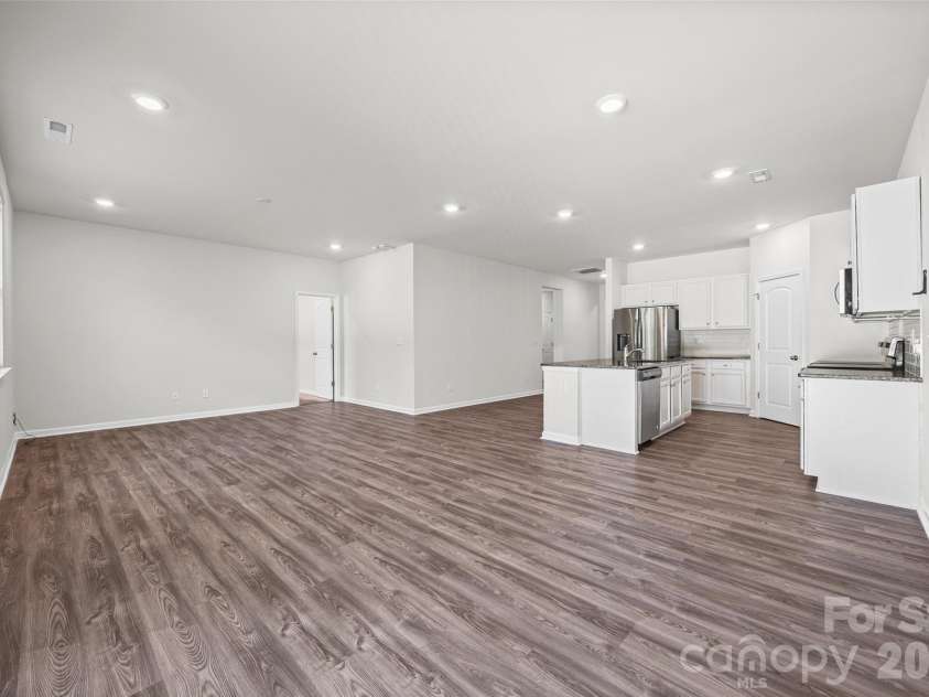 3036 Bluff Hill Lane, Charlotte, NC 28215.  MLS# CAR4417925, YatesRealty ID 49815. 