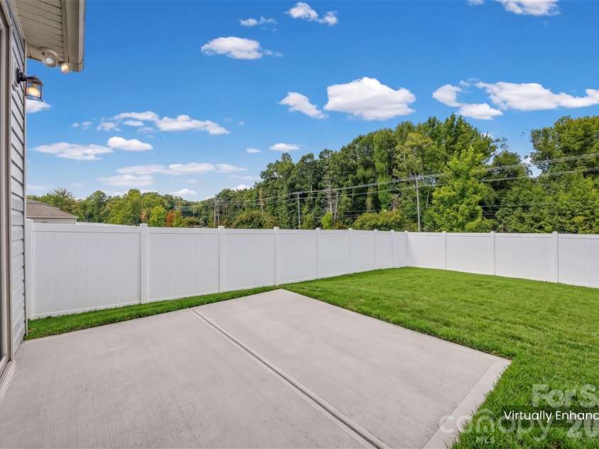 3036 Bluff Hill Lane, Charlotte, NC 28215.  MLS# CAR4417925, YatesRealty ID 49815. 