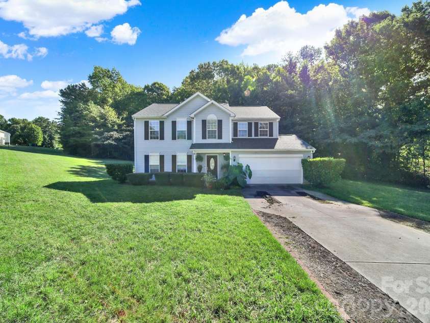 1414 Harland Street, Charlotte, NC 28216.  MLS# CAR4417813, YatesRealty ID 49816. 