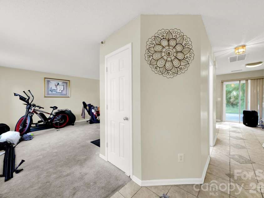 1414 Harland Street, Charlotte, NC 28216.  MLS# CAR4417813, YatesRealty ID 49816. 