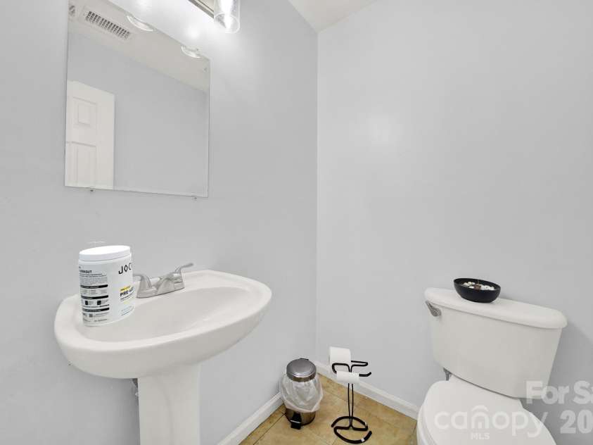 1414 Harland Street, Charlotte, NC 28216.  MLS# CAR4417813, YatesRealty ID 49816. 
