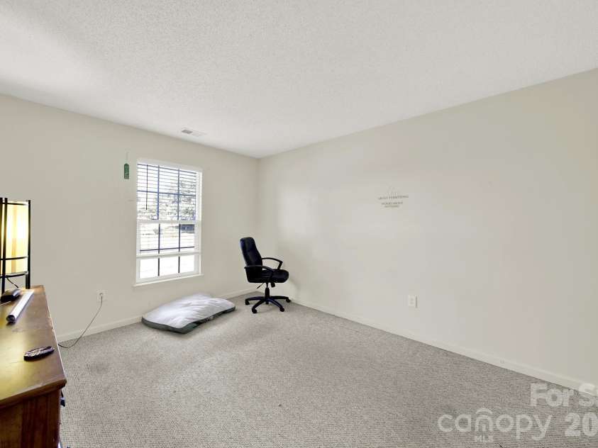 1414 Harland Street, Charlotte, NC 28216.  MLS# CAR4417813, YatesRealty ID 49816. 