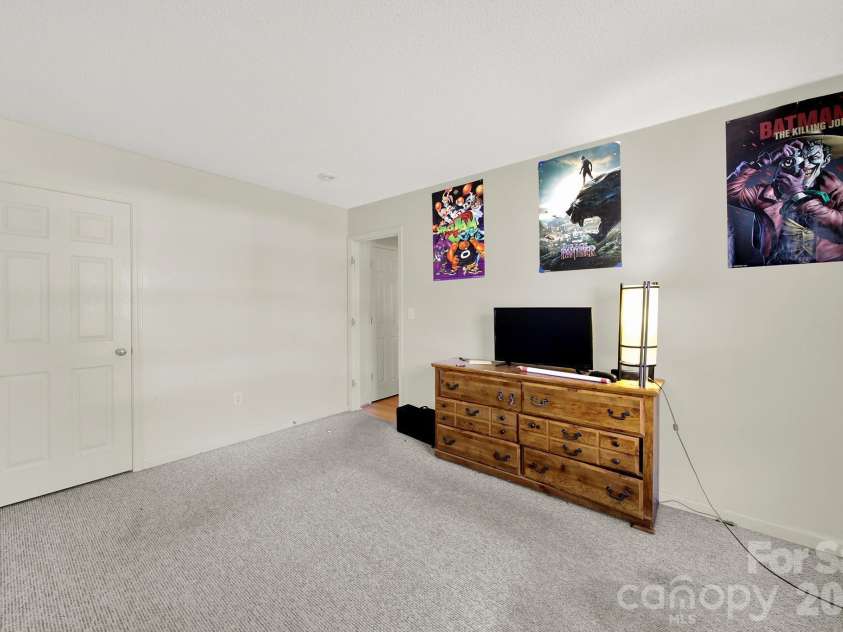 1414 Harland Street, Charlotte, NC 28216.  MLS# CAR4417813, YatesRealty ID 49816. 