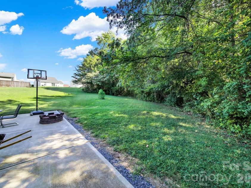 1414 Harland Street, Charlotte, NC 28216.  MLS# CAR4417813, YatesRealty ID 49816. 