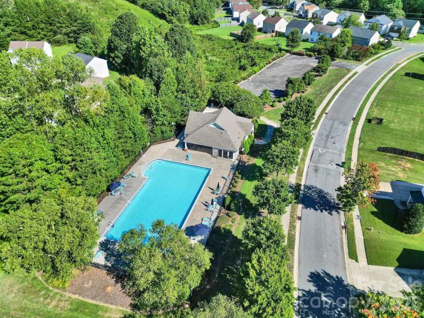 1414 Harland Street, Charlotte, NC 28216.  MLS# CAR4417813, YatesRealty ID 49816. 