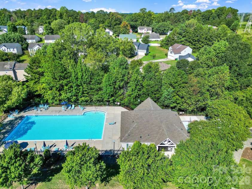1414 Harland Street, Charlotte, NC 28216.  MLS# CAR4417813, YatesRealty ID 49816. 