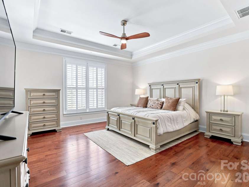 6831 Louisburg Square Lane, Charlotte, NC 28210.  MLS# CAR4417877, YatesRealty ID 49817. 