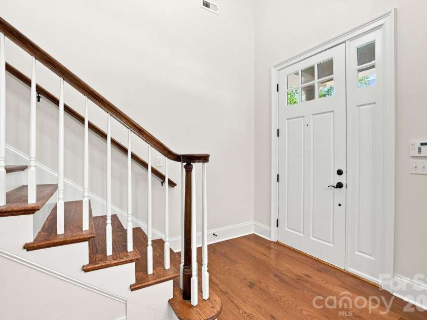 6831 Louisburg Square Lane, Charlotte, NC 28210.  MLS# CAR4417877, YatesRealty ID 49817. 