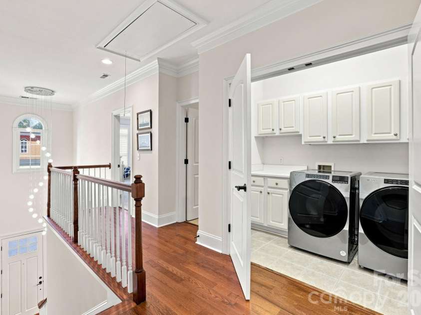 6831 Louisburg Square Lane, Charlotte, NC 28210.  MLS# CAR4417877, YatesRealty ID 49817. 
