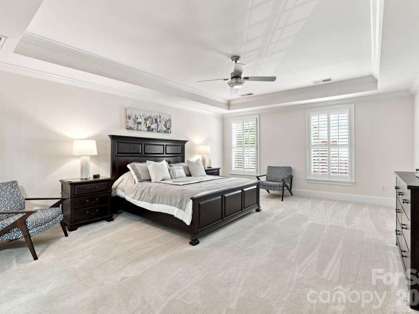 6831 Louisburg Square Lane, Charlotte, NC 28210.  MLS# CAR4417877, YatesRealty ID 49817. 