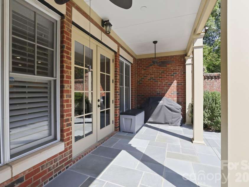 6831 Louisburg Square Lane, Charlotte, NC 28210.  MLS# CAR4417877, YatesRealty ID 49817. 