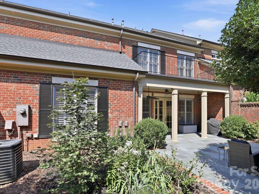 6831 Louisburg Square Lane, Charlotte, NC 28210.  MLS# CAR4417877, YatesRealty ID 49817. 
