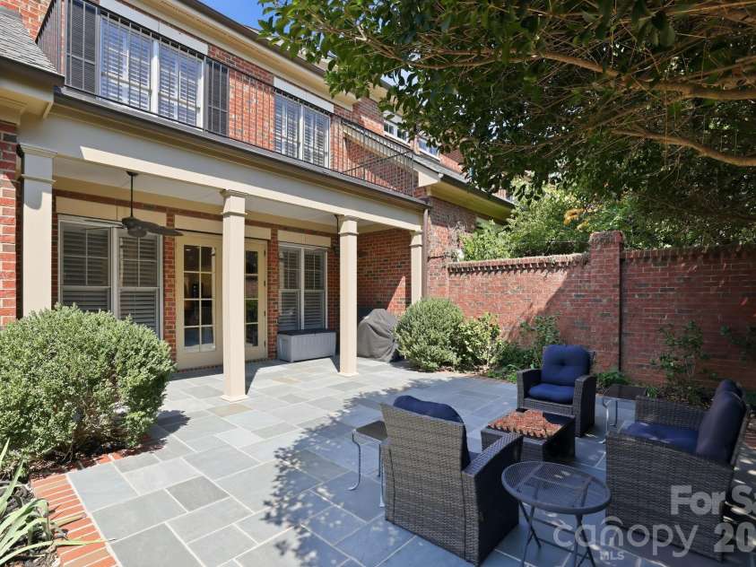6831 Louisburg Square Lane, Charlotte, NC 28210.  MLS# CAR4417877, YatesRealty ID 49817. 