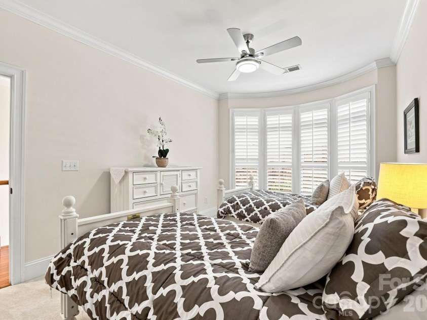 6831 Louisburg Square Lane, Charlotte, NC 28210.  MLS# CAR4417877, YatesRealty ID 49817. 