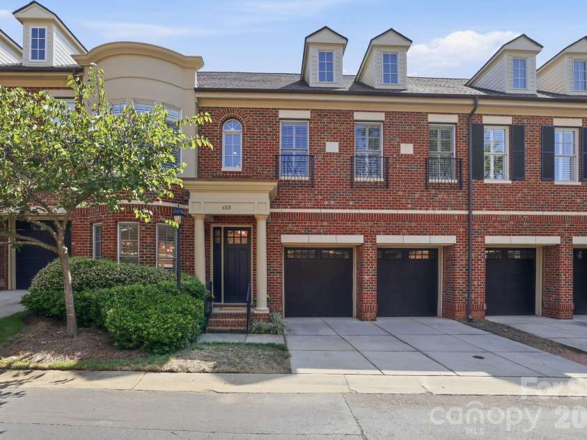 6831 Louisburg Square Lane, Charlotte, NC 28210.  MLS# CAR4417877, YatesRealty ID 49817. 