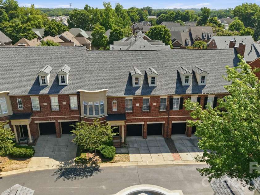 6831 Louisburg Square Lane, Charlotte, NC 28210.  MLS# CAR4417877, YatesRealty ID 49817. 
