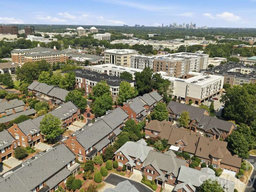 6831 Louisburg Square Lane, Charlotte, NC 28210.  MLS# CAR4417877, YatesRealty ID 49817. 
