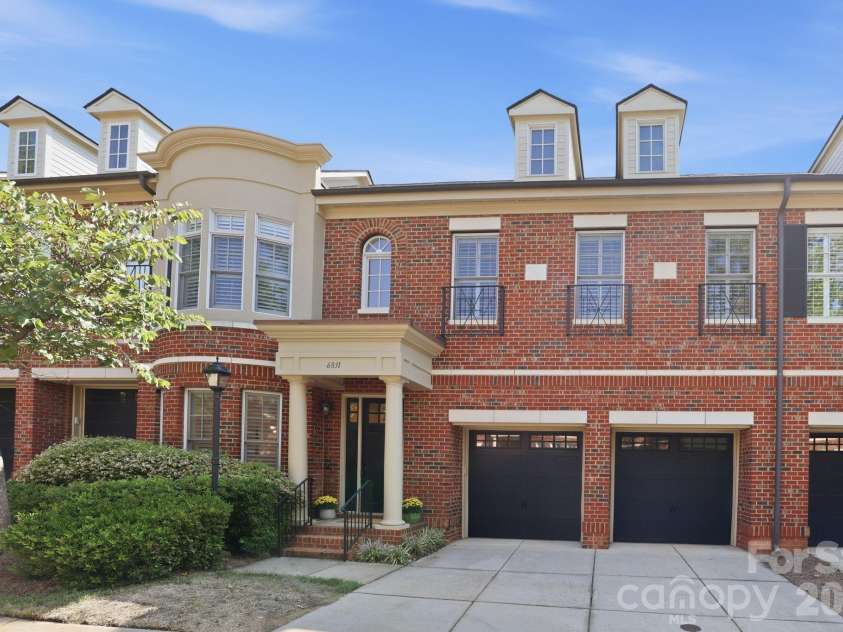 6831 Louisburg Square Lane, Charlotte, NC 28210.  MLS# CAR4417877, YatesRealty ID 49817. Welcome Home!