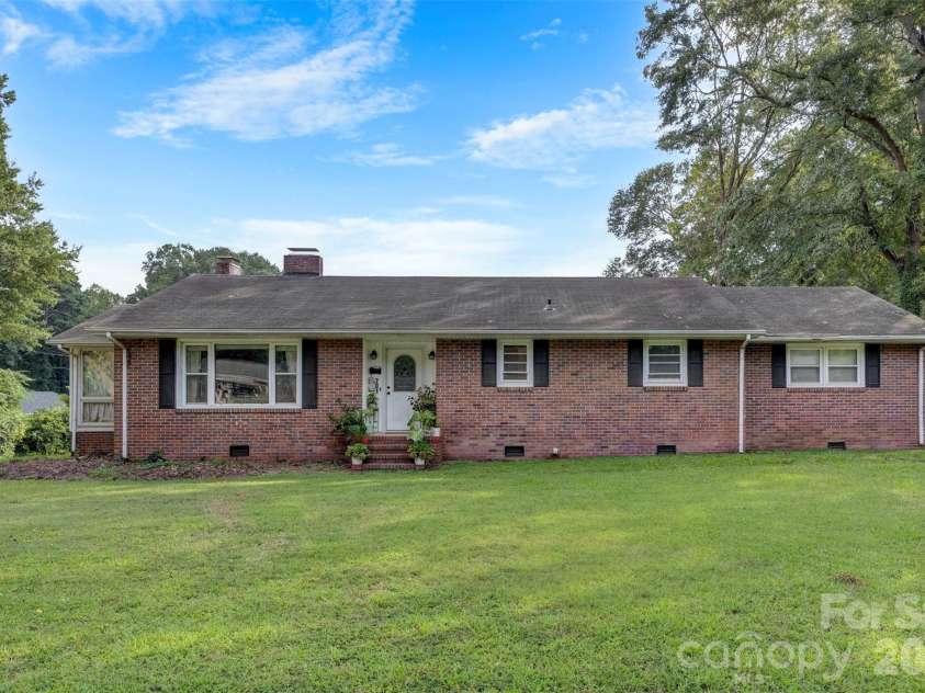 701 Home Trail, Gastonia, NC 28052.  MLS# CAR4416944, YatesRealty ID 49819. 