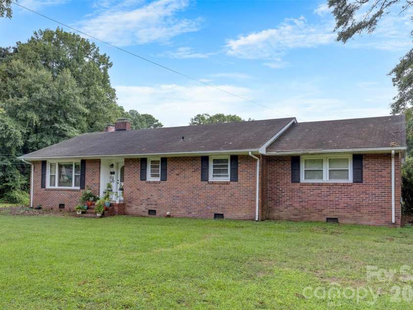 701 Home Trail, Gastonia, NC 28052.  MLS# CAR4416944, YatesRealty ID 49819. 