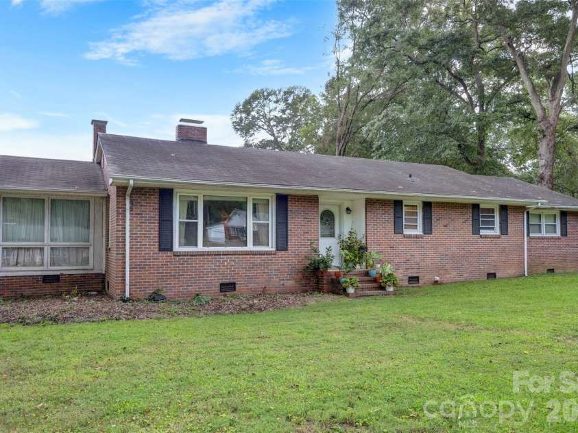 701 Home Trail, Gastonia, NC 28052.  MLS# CAR4416944, YatesRealty ID 49819. 