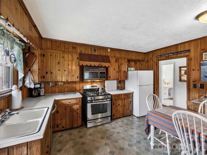 701 Home Trail, Gastonia, NC 28052.  MLS# CAR4416944, YatesRealty ID 49819. 