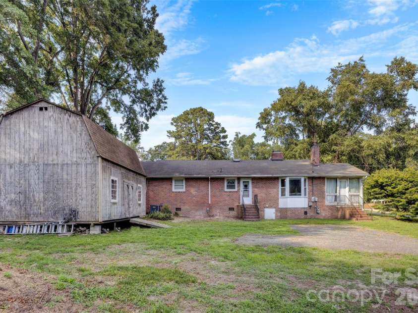 701 Home Trail, Gastonia, NC 28052.  MLS# CAR4416944, YatesRealty ID 49819. 