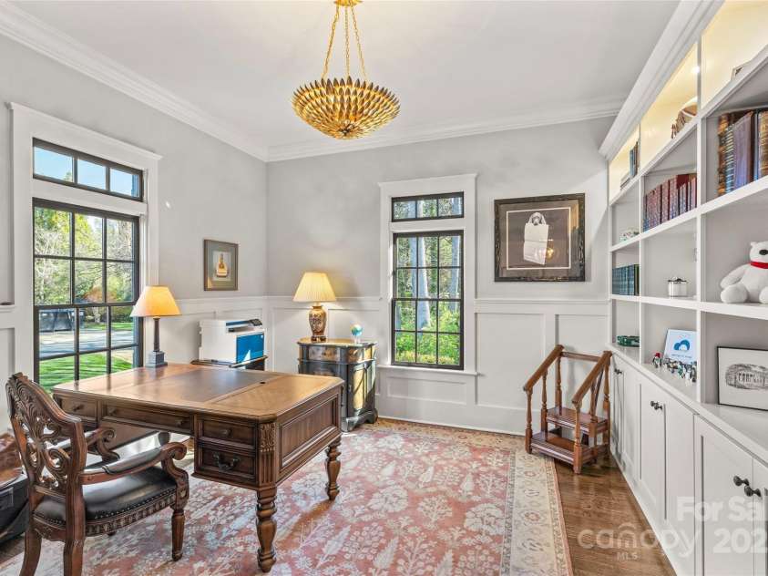 2137 Foxcroft Woods Lane, Charlotte, NC 28211.  MLS# CAR4244957, YatesRealty ID 4982. Study