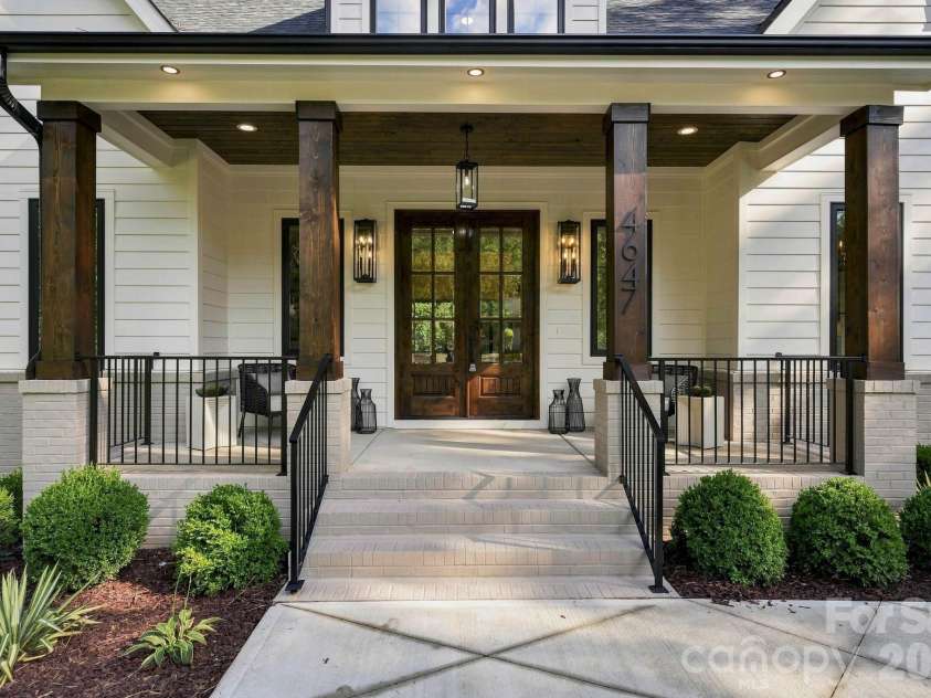 4647 General Pershing Drive, Charlotte, NC 28209.  MLS# CAR4415827, YatesRealty ID 49823. 