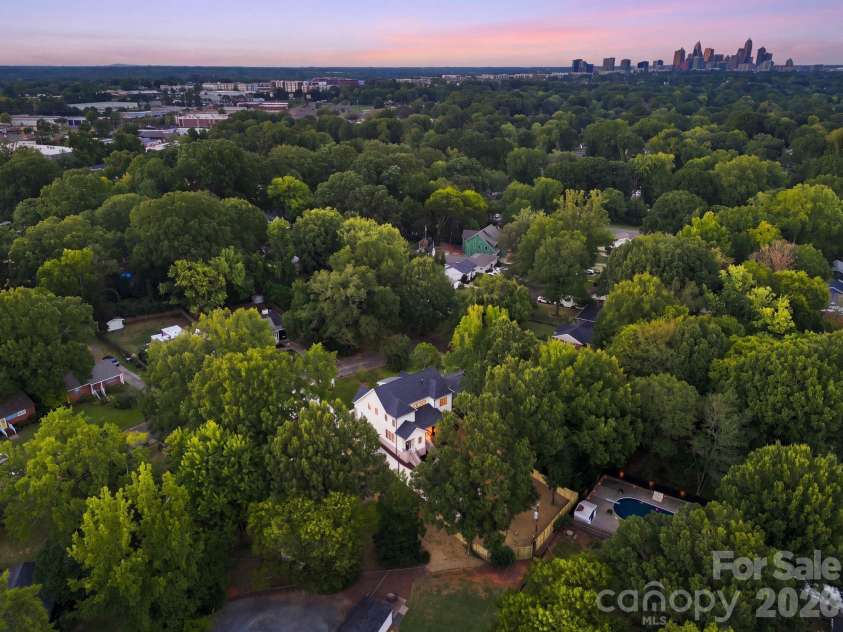 4647 General Pershing Drive, Charlotte, NC 28209.  MLS# CAR4415827, YatesRealty ID 49823. 