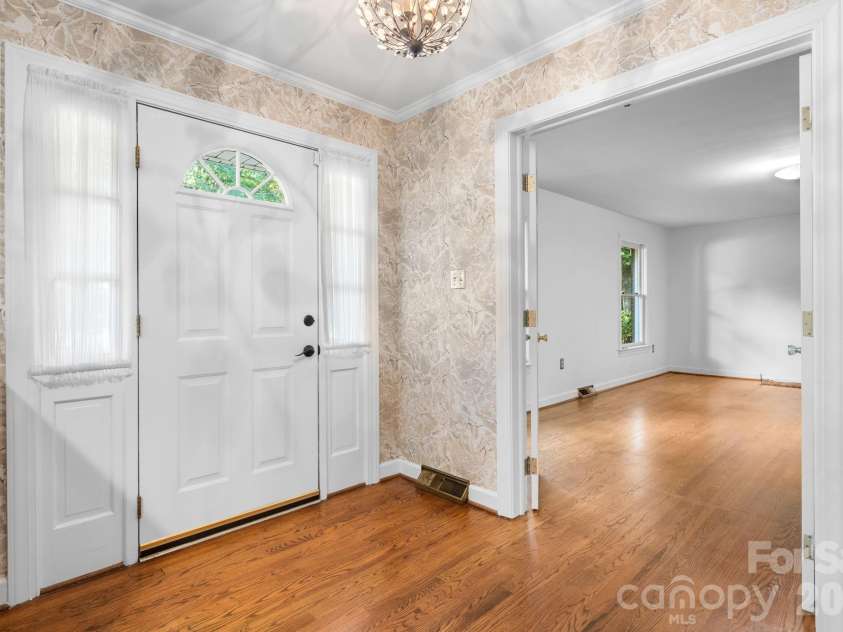 250 36th Avenue, Hickory, NC 28601.  MLS# CAR4413702, YatesRealty ID 49825. 