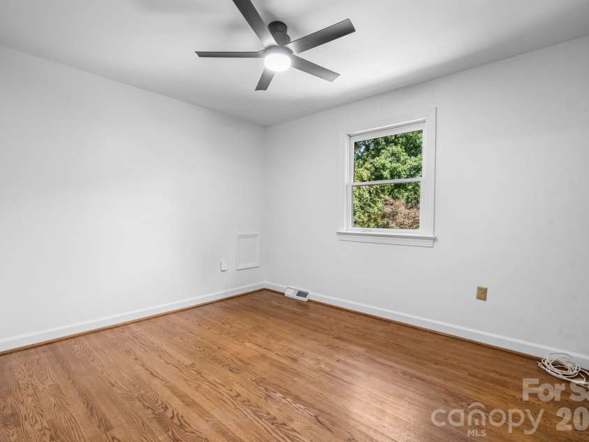 250 36th Avenue, Hickory, NC 28601.  MLS# CAR4413702, YatesRealty ID 49825. 