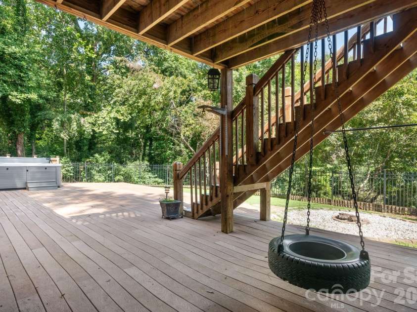 250 36th Avenue, Hickory, NC 28601.  MLS# CAR4413702, YatesRealty ID 49825. 