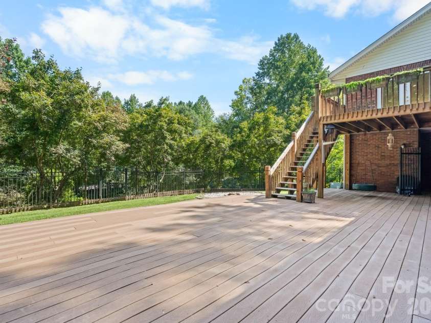 250 36th Avenue, Hickory, NC 28601.  MLS# CAR4413702, YatesRealty ID 49825. 
